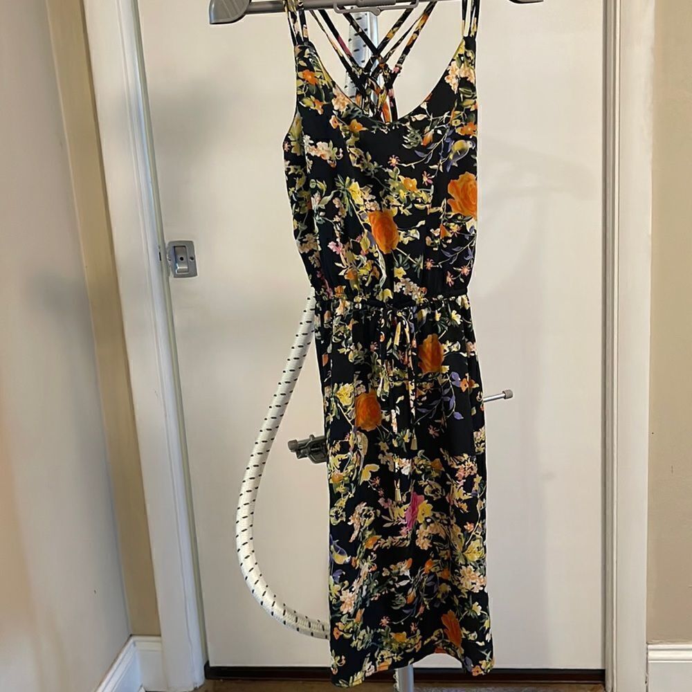 Juniors sun dress NWOT 🌞